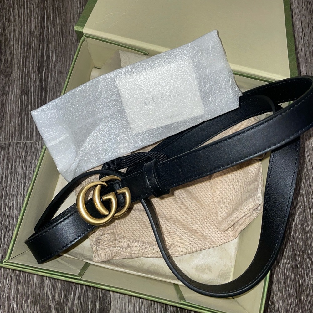 Women’s Marmont thin leather Gucci belt with GG buckle size 110